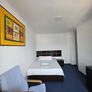  Habitación en casa particular Privada Comoda Centro Vialia Estacion De Tren Maria Zambrano Y Tambien Cerca A La Playa